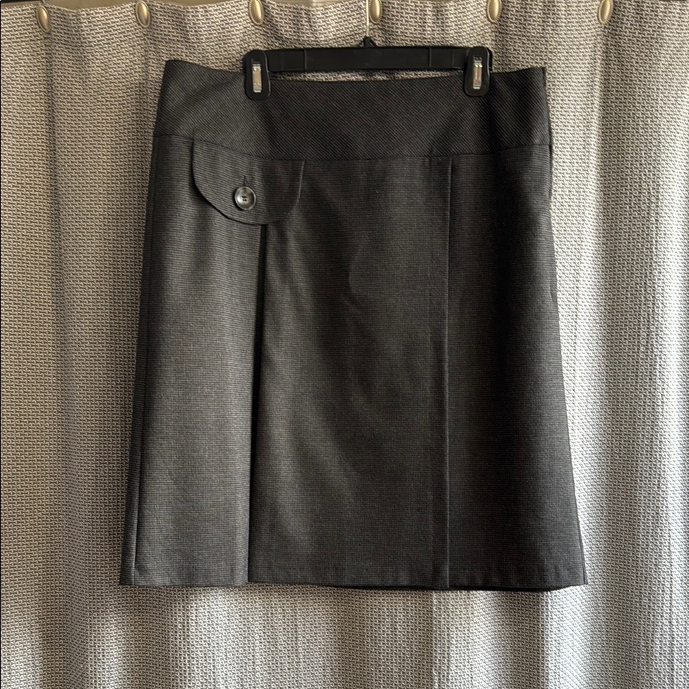 Chic Gray Skirt with Button Detail